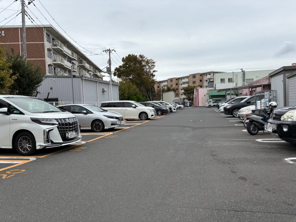 ベリーズカフェの駐車場