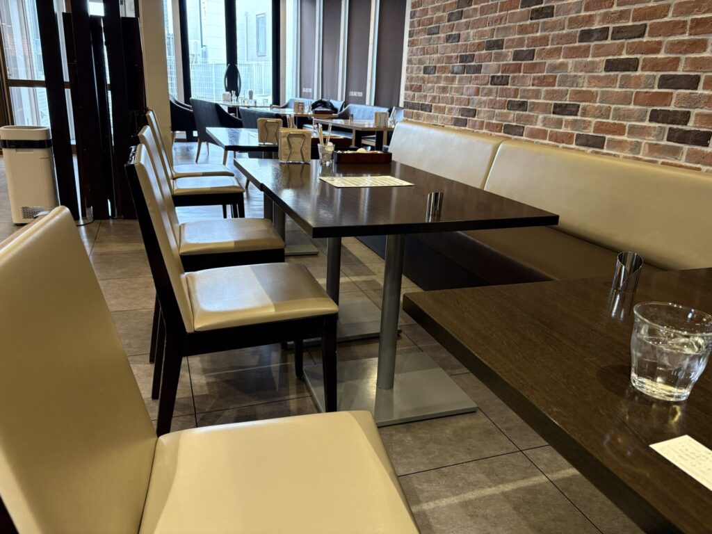 LA BLANC MOON(ラ・ブランムーン)店内