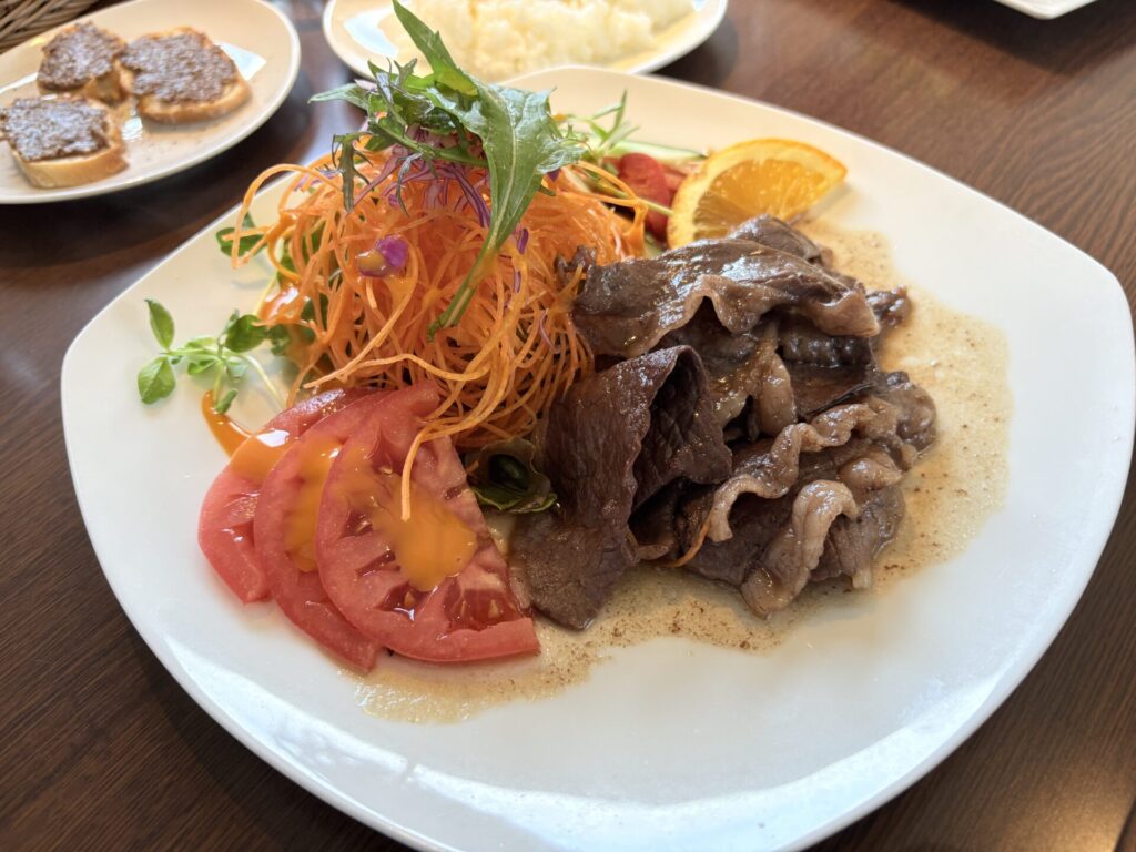 鹿肉レストラン 山恵 メニュー エゾ鹿もも肉のソテー