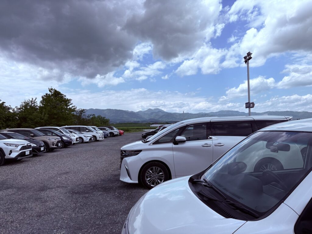 SHIRO砂川本店 駐車場