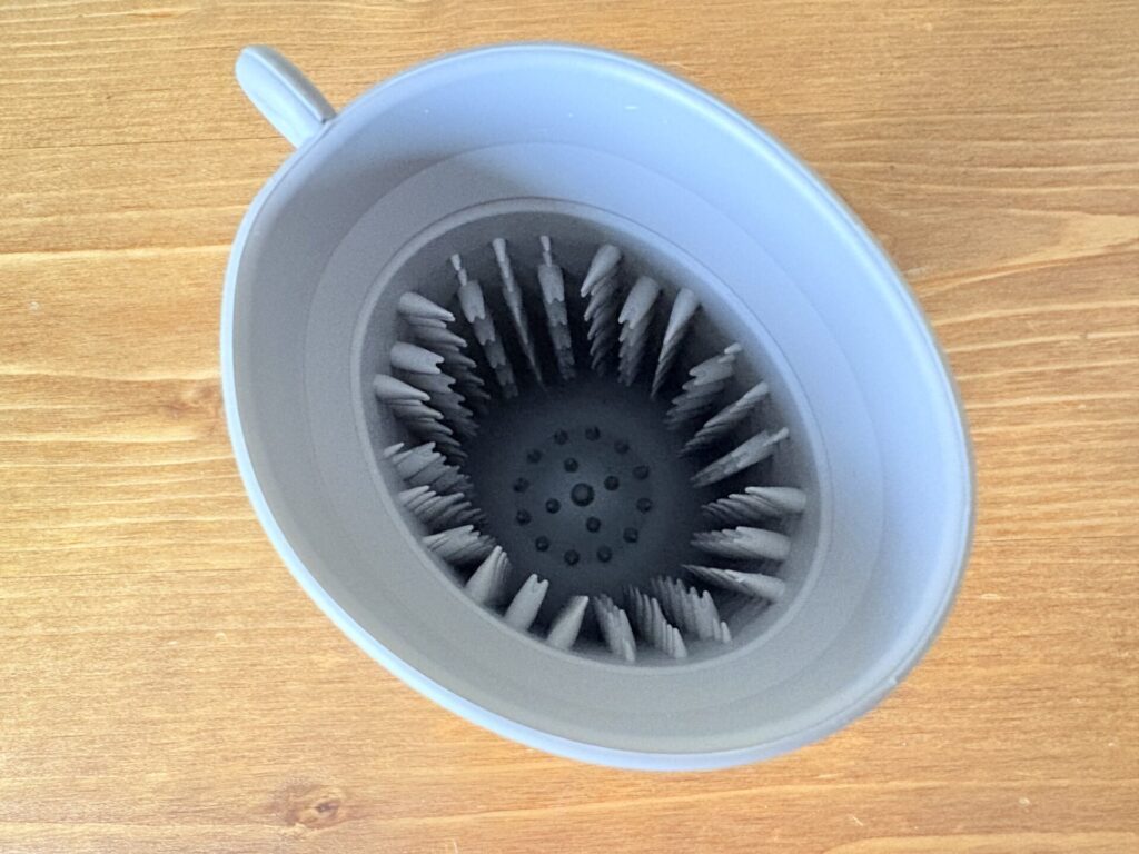 犬用足洗いカップ「ジャブラ」