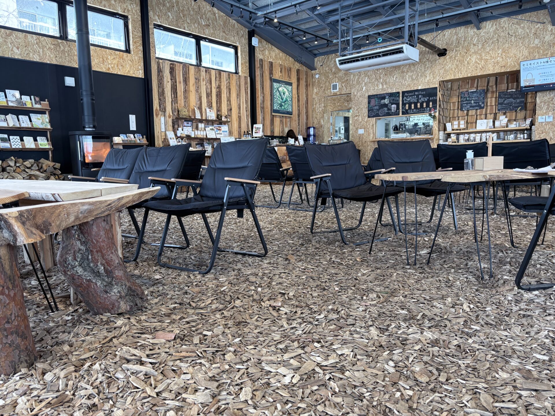 ハルニレぽっぽ 店内