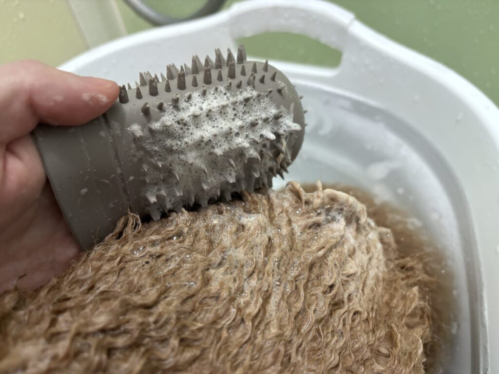 犬用足洗いカップ「ジャブラ」 トイプードル