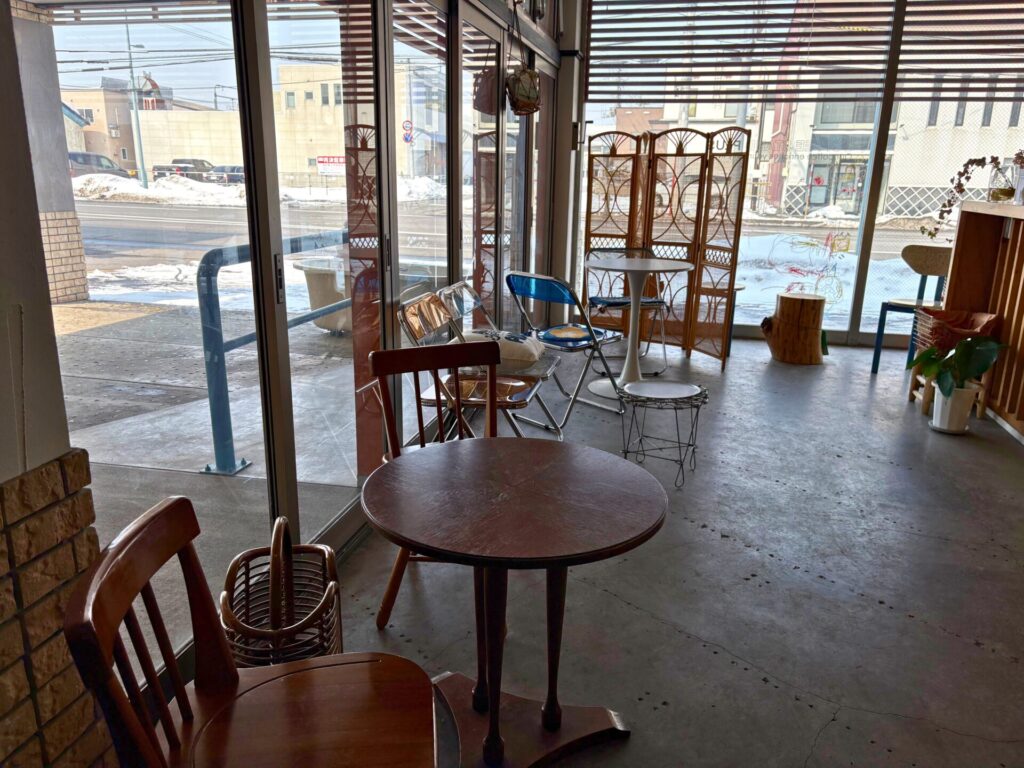COFFEE STAND PLUS 店内 旭川市