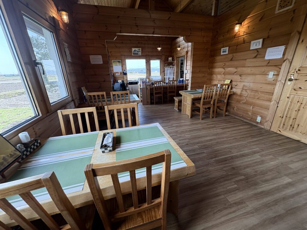 SUNNYSPOT カフェ店内 東川町